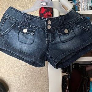 New size 3 almost famous shorts